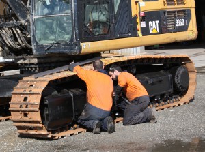 336 ITM Undercarriage change-out (2) 